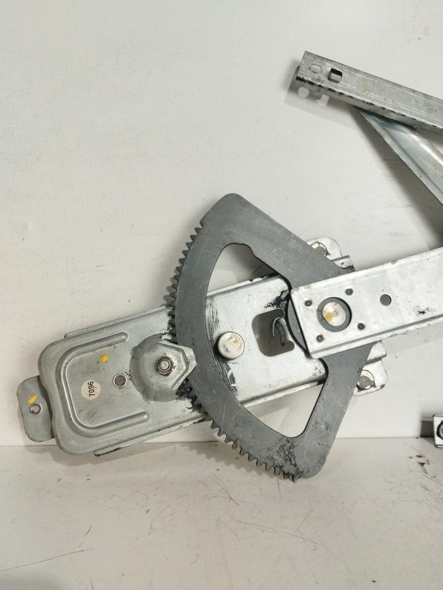 Alza Cristal Delantero Derecho Manual Chevrolet Aveo 2008-2012