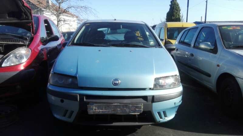 Fiat Punto (188) del que se desmontó esta pieza