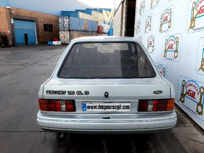 Ford Escort del que se desmontó esta pieza