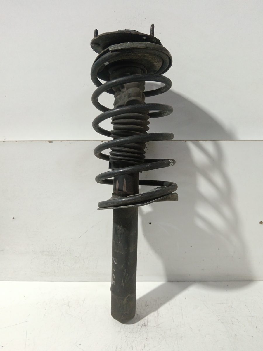 Amortiguador Delantero Der/Izq Peugeot 205 Berlina 1983-1998 1,1 1.1L 44kW 5608526380
