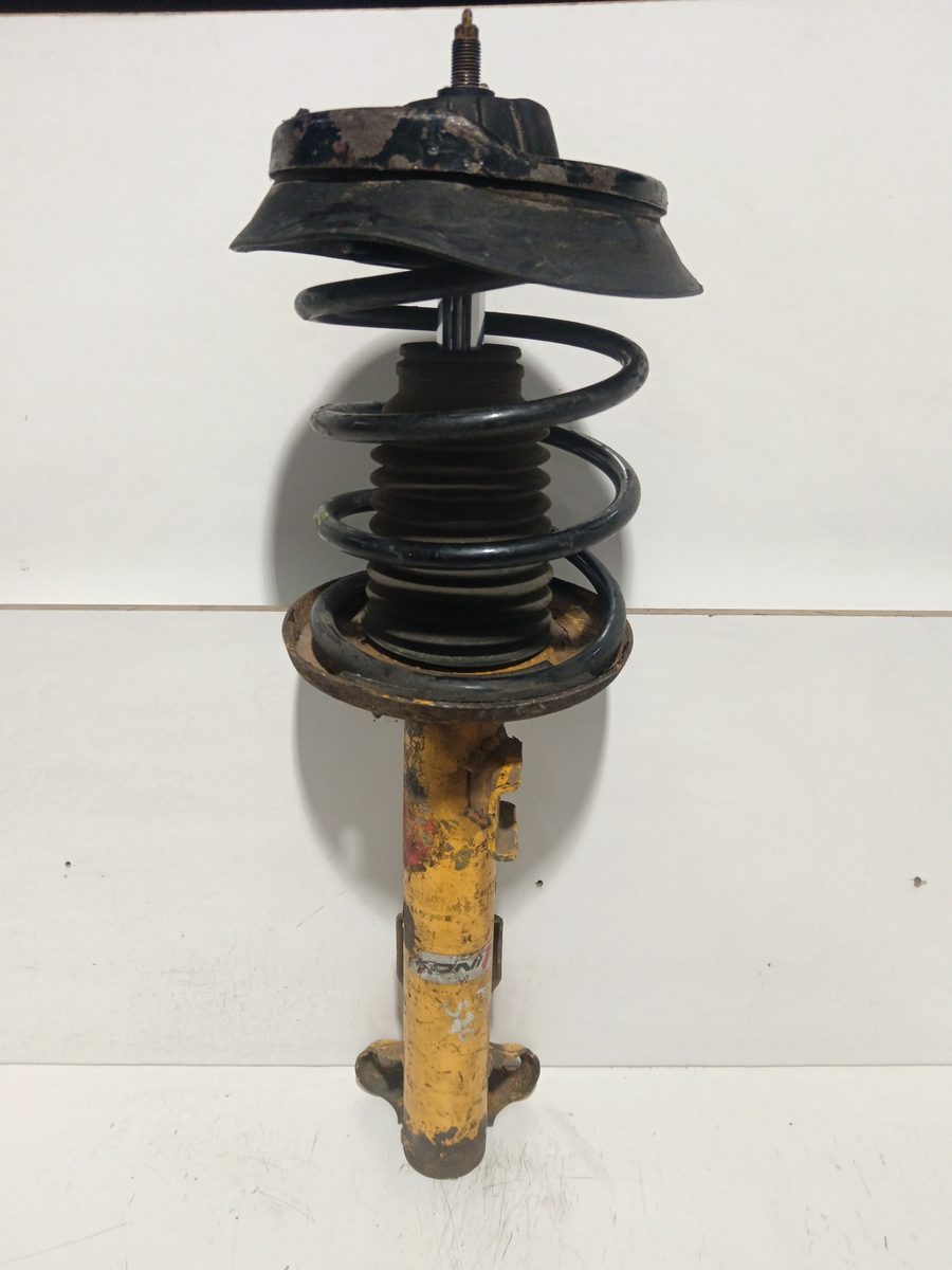 Amortiguador Delantero Izquierdo Mercedes-Benz Clase C (W203) Berlina A2033204130