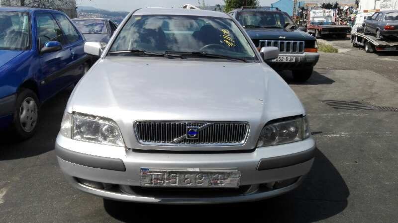 Volvo S40 del que se desmontó esta pieza