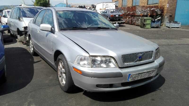 Volvo S40 del que se desmontó esta pieza