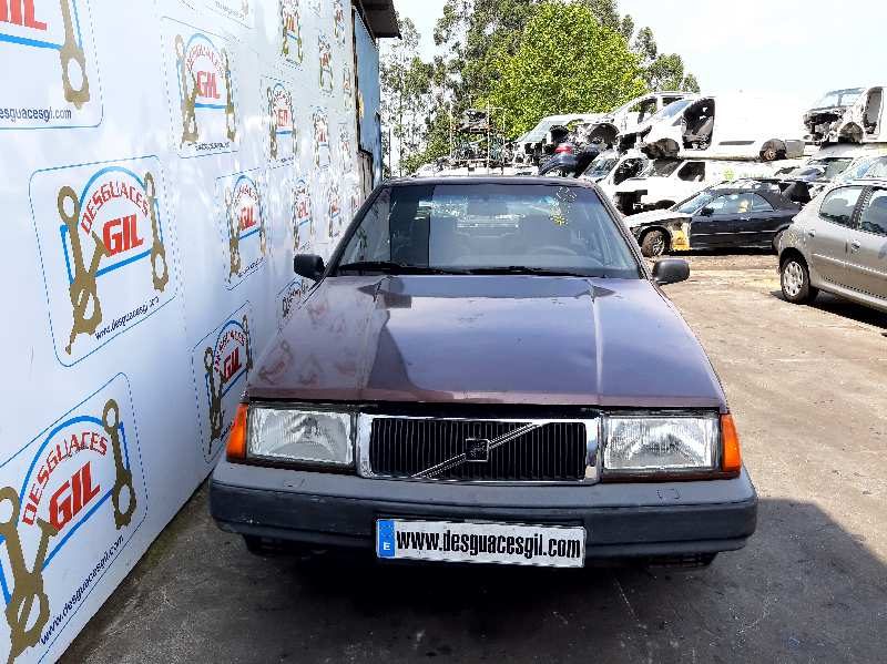 Volvo Serie 440 del que se desmontó esta pieza
