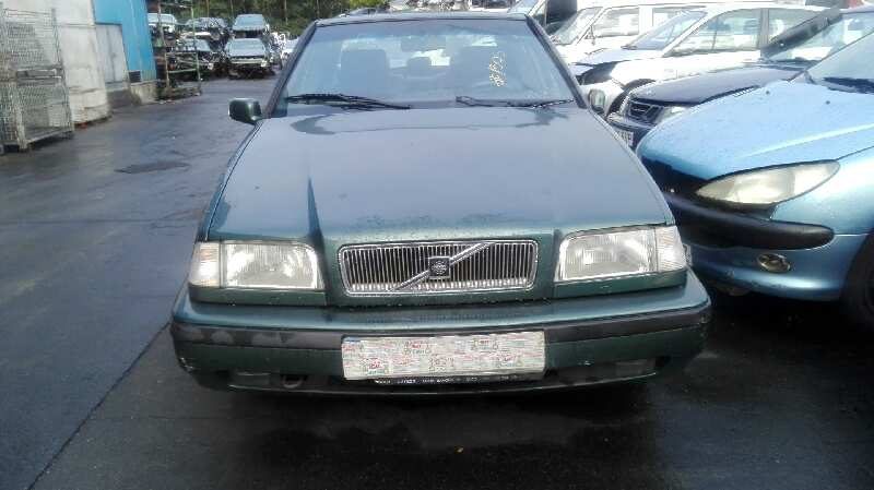 Volvo Serie 460 del que se desmontó esta pieza