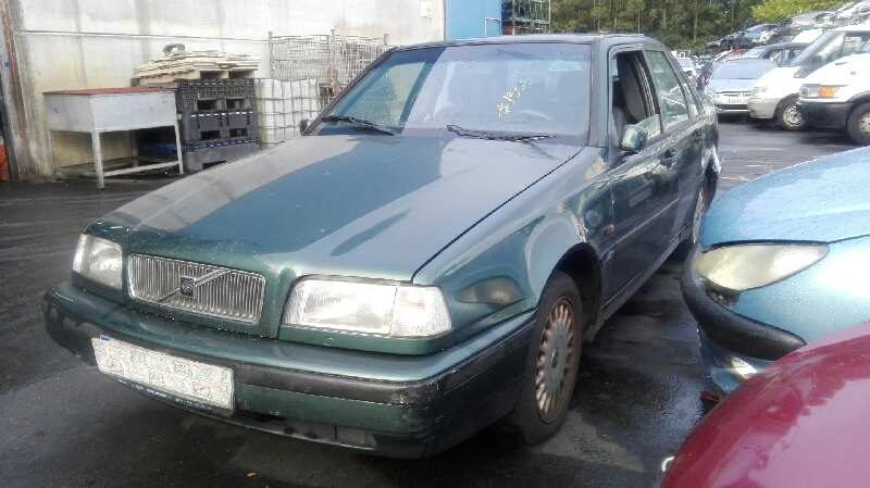 Volvo Serie 460 del que se desmontó esta pieza