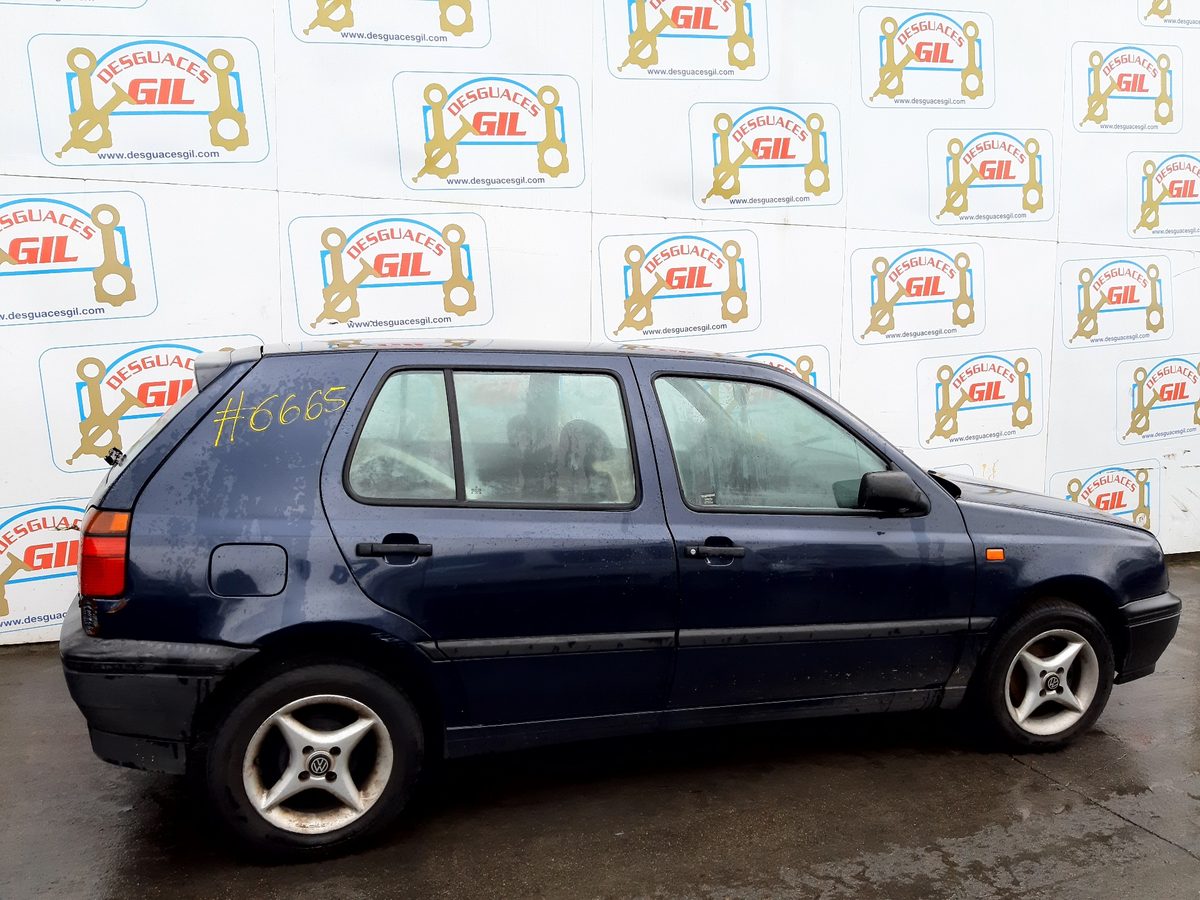 Volkswagen Golf III (1H1) del que se desmontó esta pieza