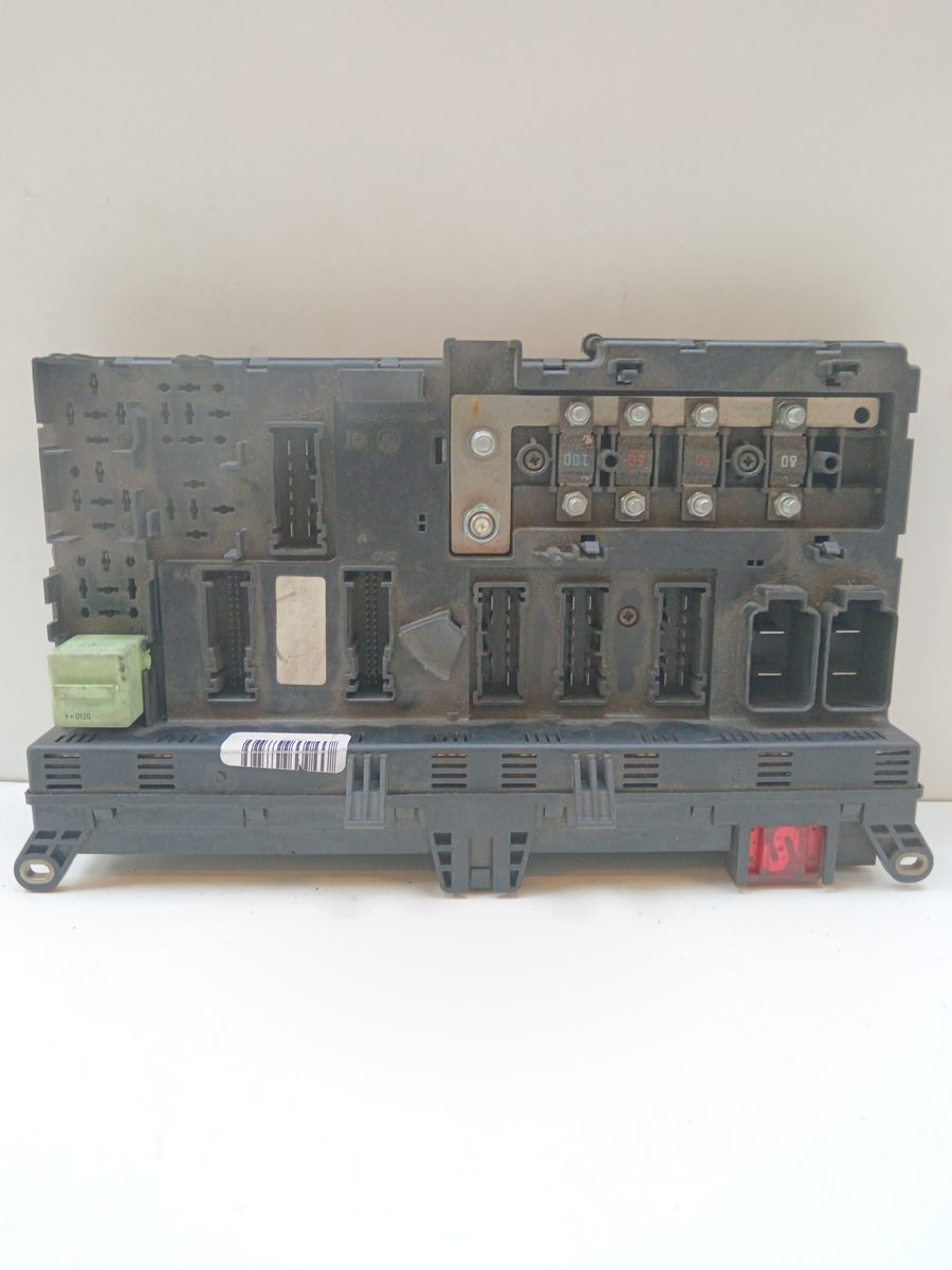 Caja Reles / Fusibles BMW Serie 5 Berlina (E60) 2003-2010 525d 2.5L 130kW 518767000