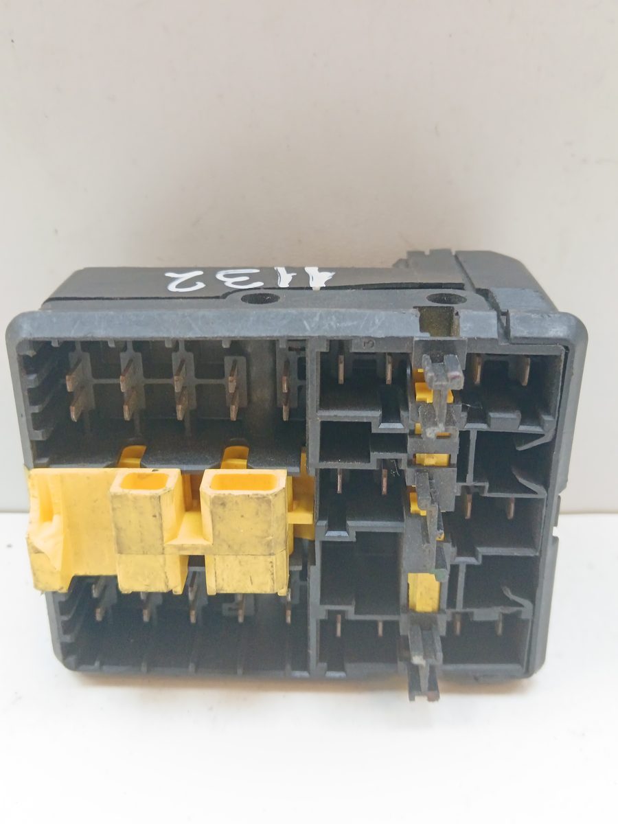 Caja Reles / Fusibles Citroën Saxo 1999-2004 1.5 D Furio 1.5L 42kW