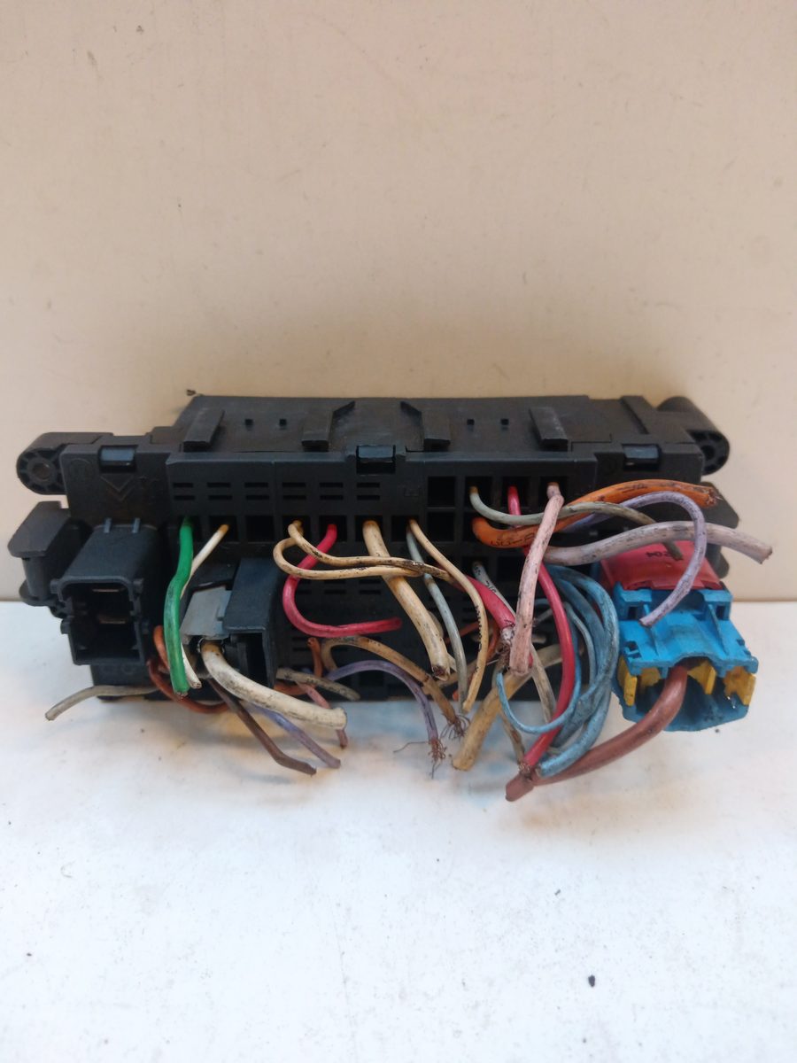 Caja Reles / Fusibles Citroën Saxo 1999-2004 1.5 D SX 1.5L 42kW 9635519180