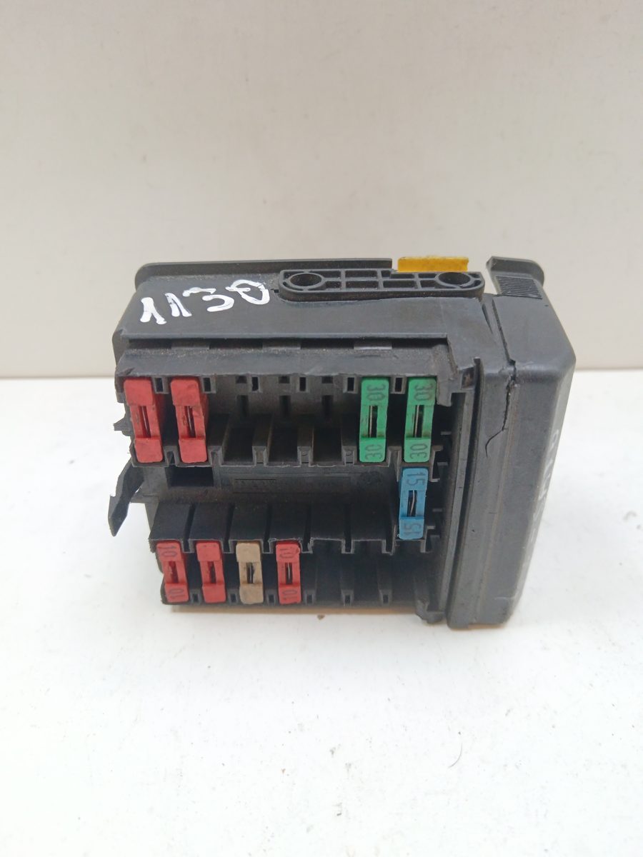 Caja Reles / Fusibles Citroën Saxo 1999-2004 1.5 D Furio 1.5L 42kW PA66B2013