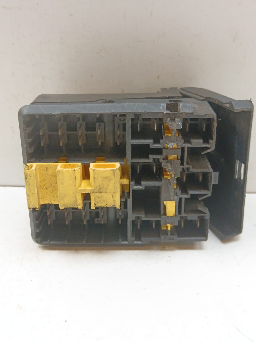 Caja Reles / Fusibles Citroën Xsara Berlina 1997-2005 1.9D Tonic 1.9L 51kW PA66B2013
