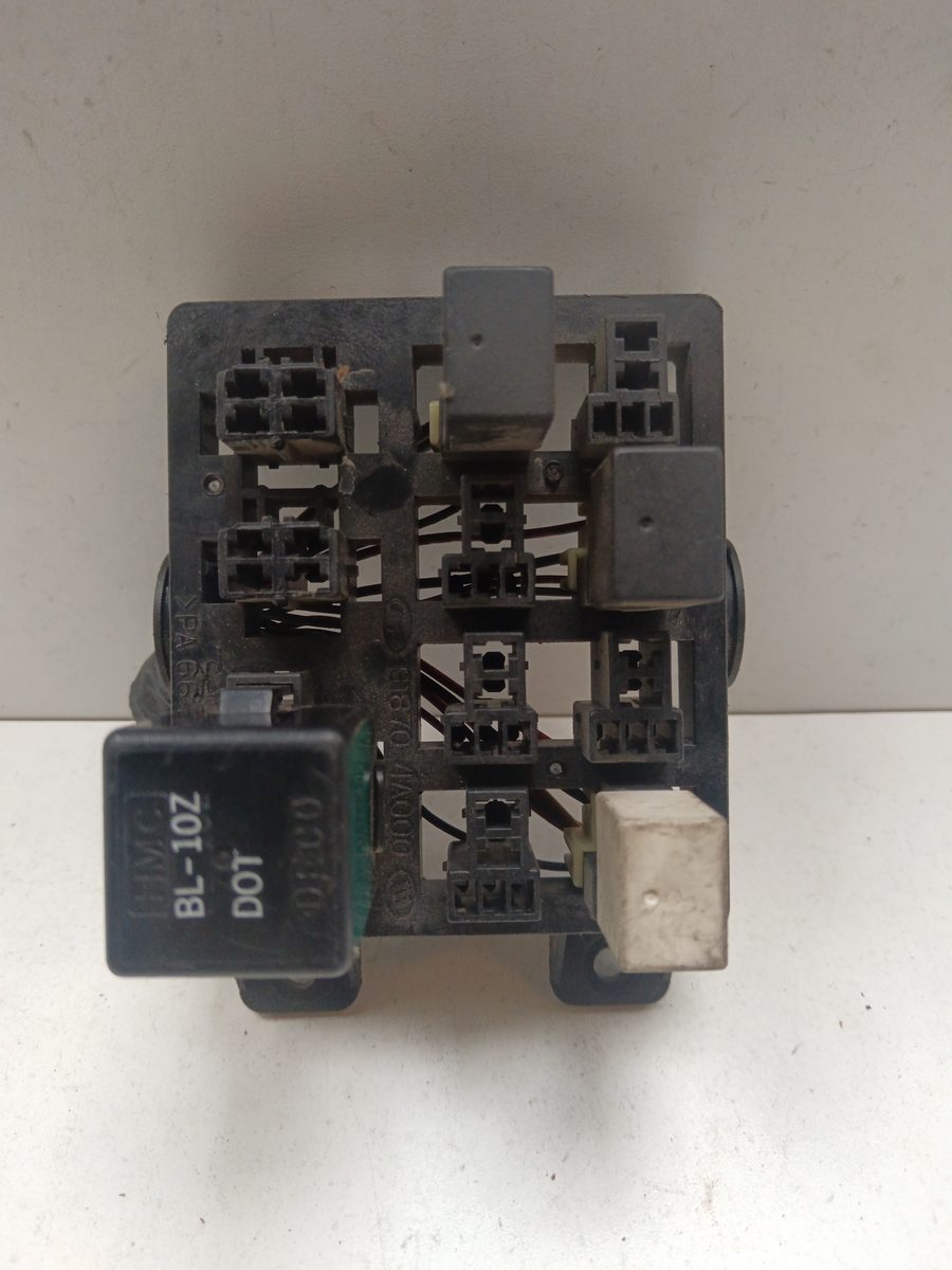 Caja Reles / Fusibles Hyundai H 1 1999-2007 H 1 Furg.caja cerr.c. puerta 981704A000