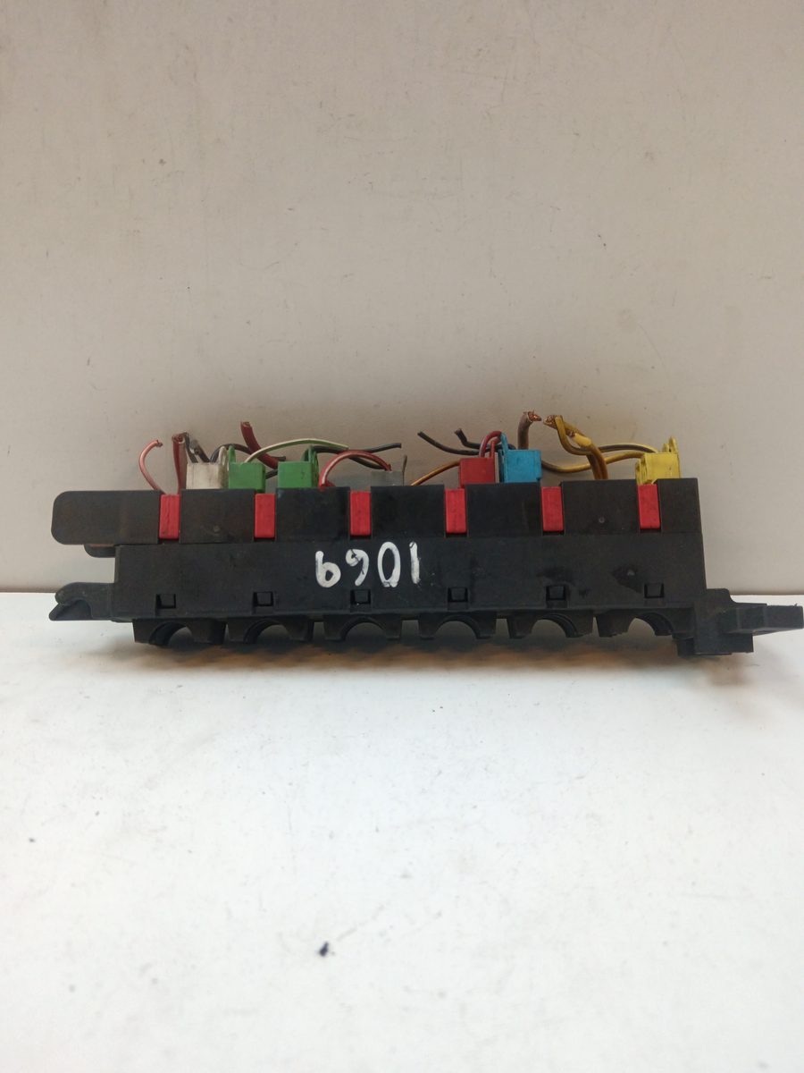 Caja Reles / Fusibles Mercedes-Benz Clase C (W202) Berlina 1993-2000 2025450001
