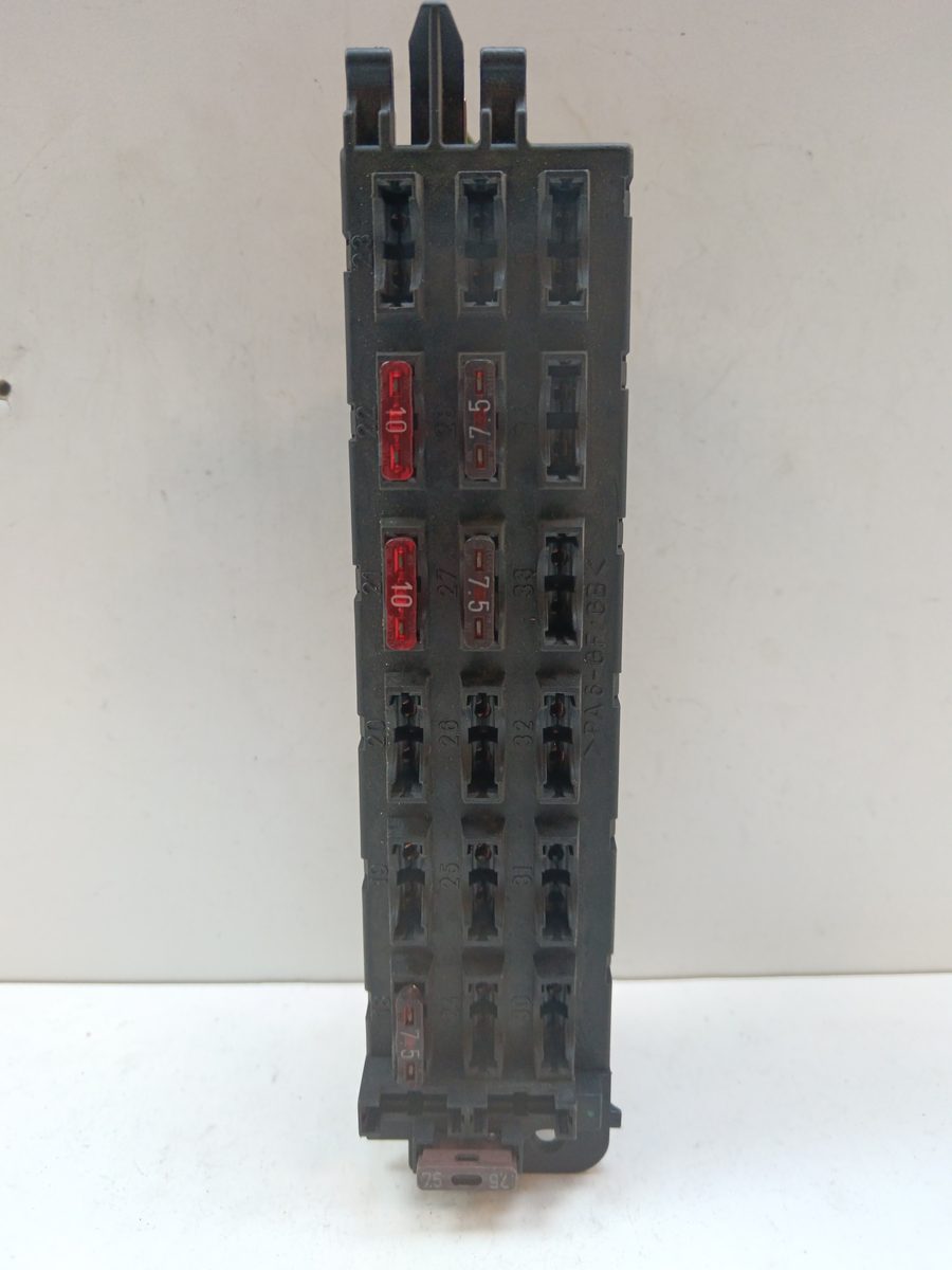 Caja Reles / Fusibles Mercedes-Benz Clase C (W202) Berlina 1993-2000 2025450901