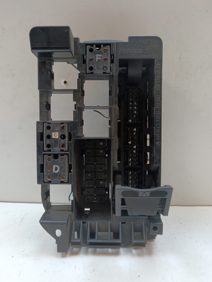 Caja Reles / Fusibles Mercedes-Benz Clase C (W202) Berlina 1993-2000 2025454540
