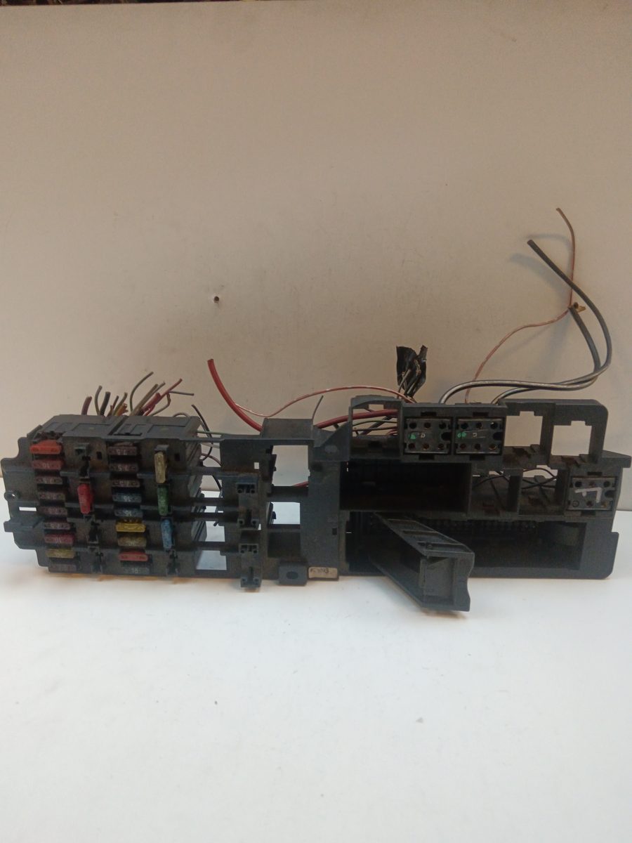 Caja Reles / Fusibles Mercedes-Benz Clase C (W202) Berlina 1993-2000 2025455240