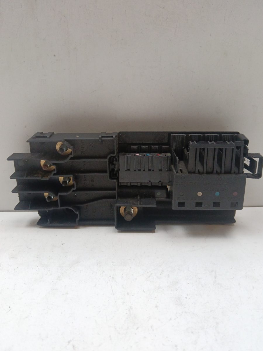 Caja Reles / Fusibles Mercedes-Benz Clase E (W211) Berlina 2002-2009 2115452301