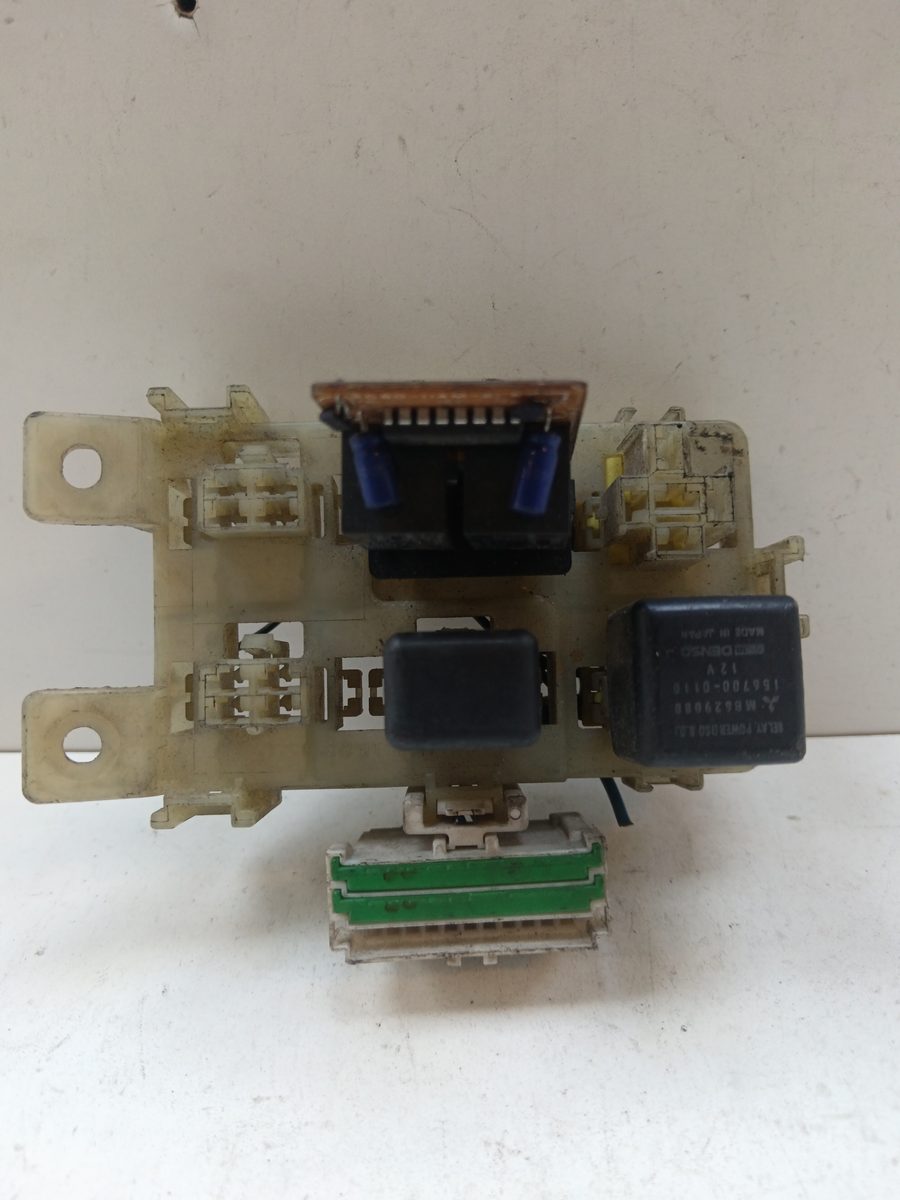 Caja Reles / Fusibles Mitsubishi Galant Berlina (EA0) 1996-2004 2.0 CAT 2.0L 100kW 6891YAI