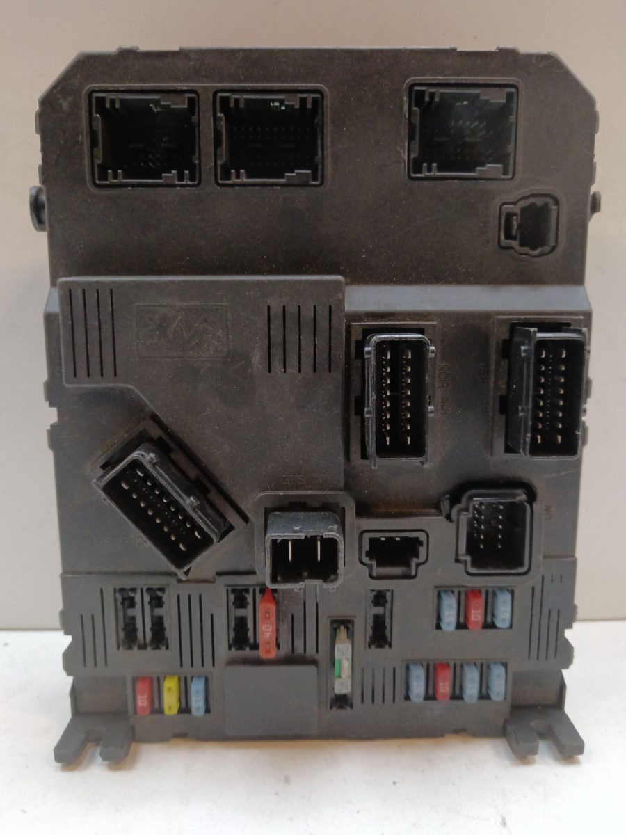 Caja Reles / Fusibles / Modulo Bsi Citroën C3 1995-2010 1.4 HDi 1.4L 50kW S118085200L