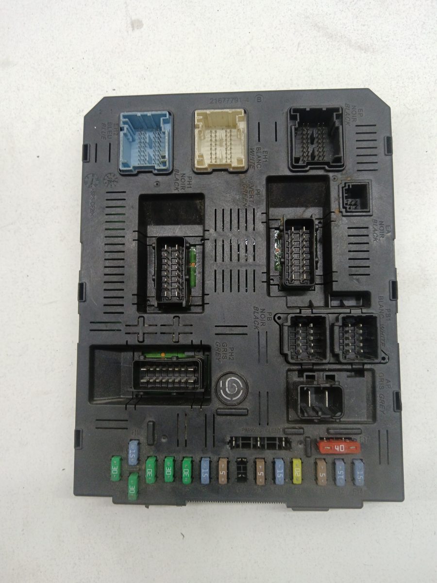 Caja Reles / Fusibles / Modulo Bsi Citroën C4 Berlina 2004-2011