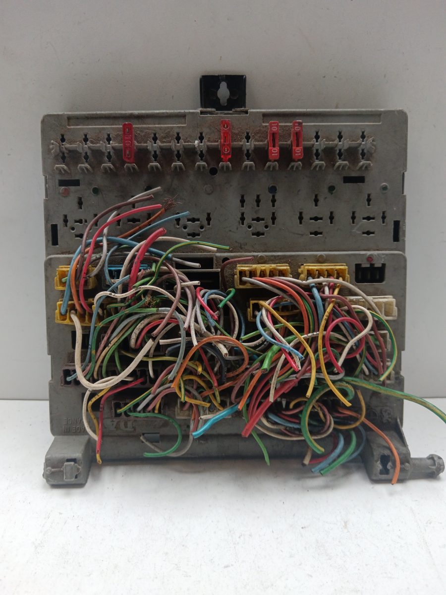 Caja Reles / Fusibles / Modulo Bsi Peugeot 205 Berlina 1983-1998 GENERATION