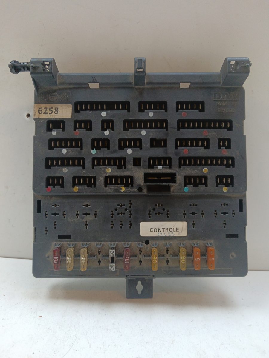 Caja Reles / Fusibles / Modulo Bsi Peugeot 205 Berlina 1983-1998 STYLE DIESEL