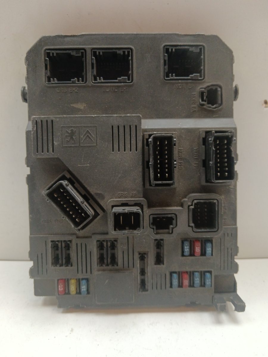 Caja Reles / Fusibles / Modulo Bsi Peugeot 206 Berlina 1998-2010 XS 1.6L 80kW 9645747480