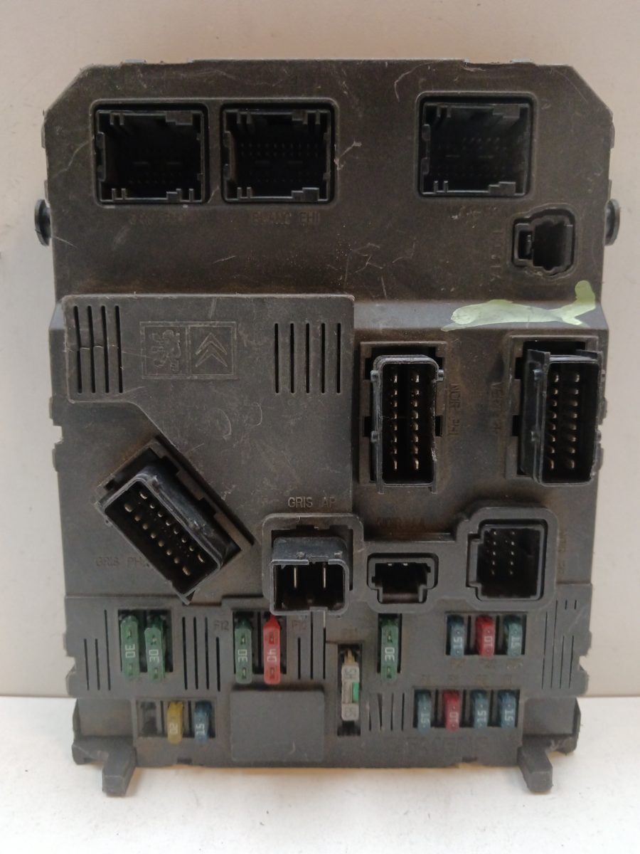 Caja Reles / Fusibles / Modulo Bsi Peugeot 206 Berlina 1998-2010 2.0 HDi CAT S120104700M
