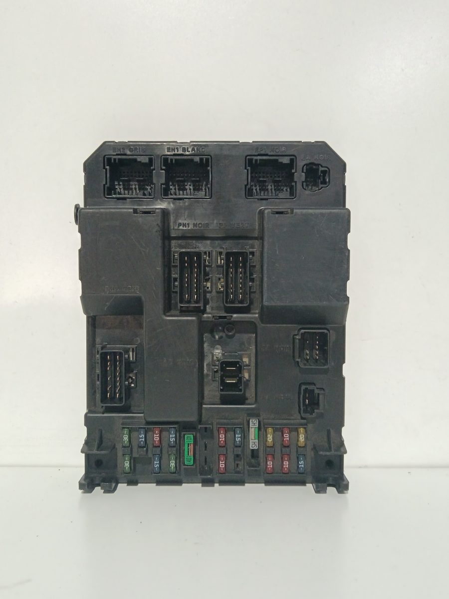 Caja Reles / Fusibles / Modulo Bsi Peugeot 307 (S1) 2001-2005 XR 2.0L 66kW 9651197580