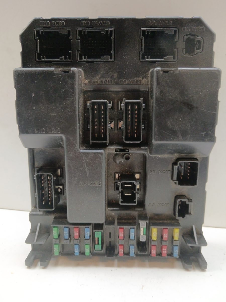 Caja Reles / Fusibles / Modulo Bsi Peugeot 307 (S1) 2001-2005 XS 2.0L 79kW 9651197780
