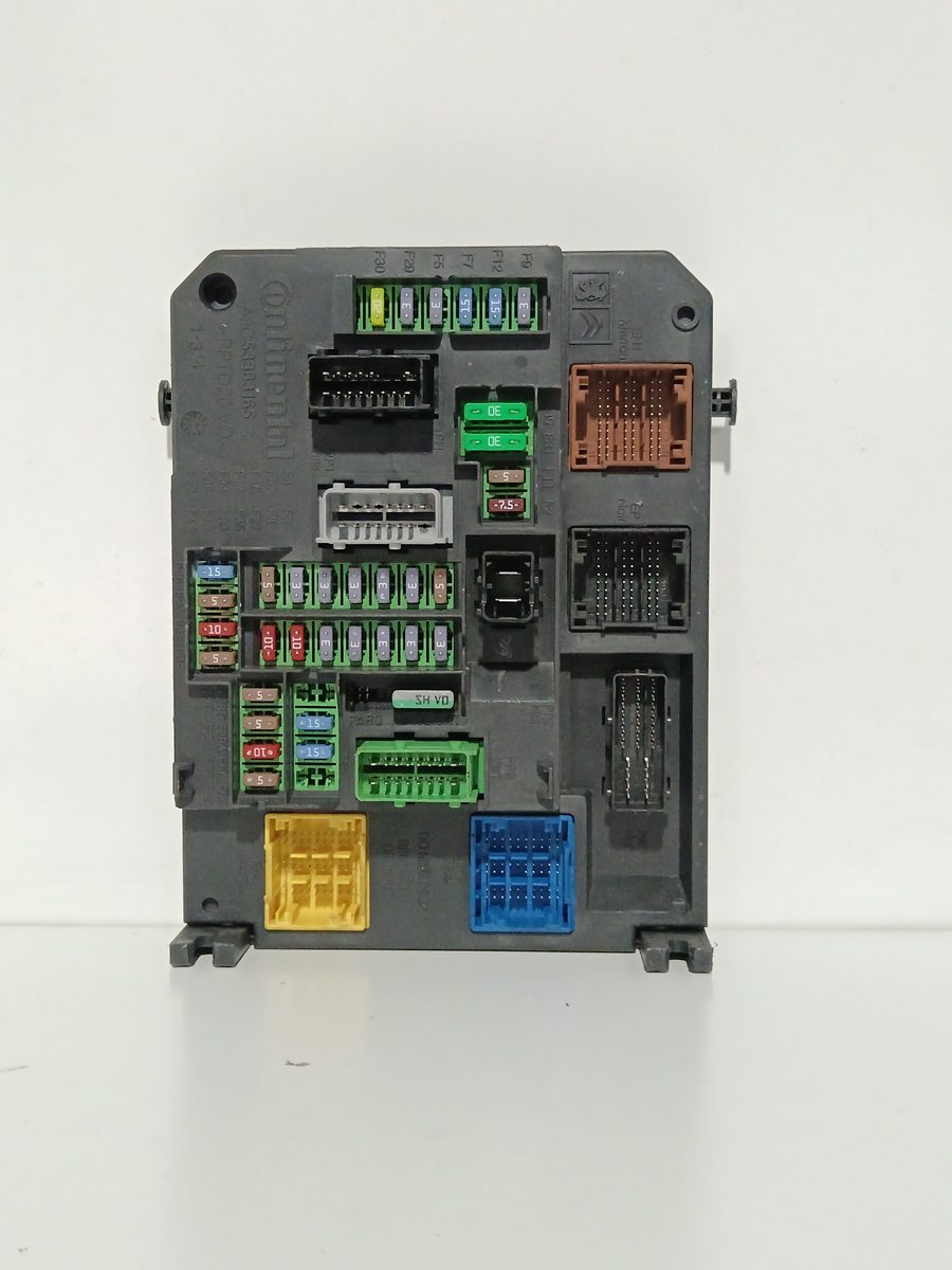 Caja Reles / Fusibles / Modulo Bsi Peugeot 308 2013-2021 Access 1.6L 68kW 9806687880
