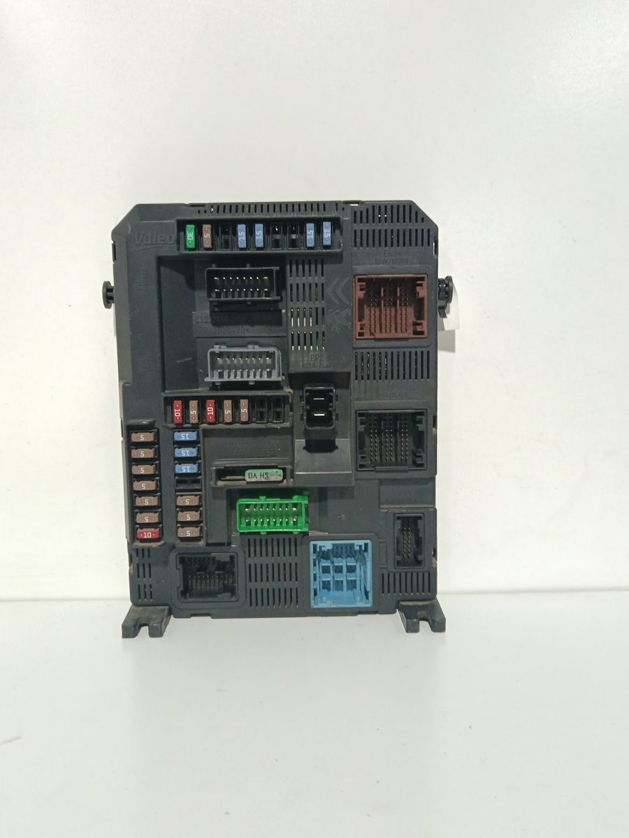 Caja Reles / Fusibles / Modulo Bsi Peugeot 308 2013-2021 Access 1.6L 73kW 9807054180