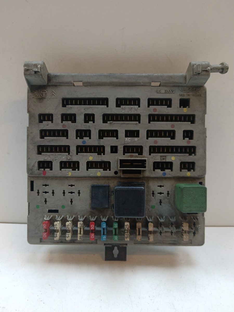 Caja Reles / Fusibles / Modulo Bsi Peugeot 309 1986-Actualidad Vital 1.9L 47kW