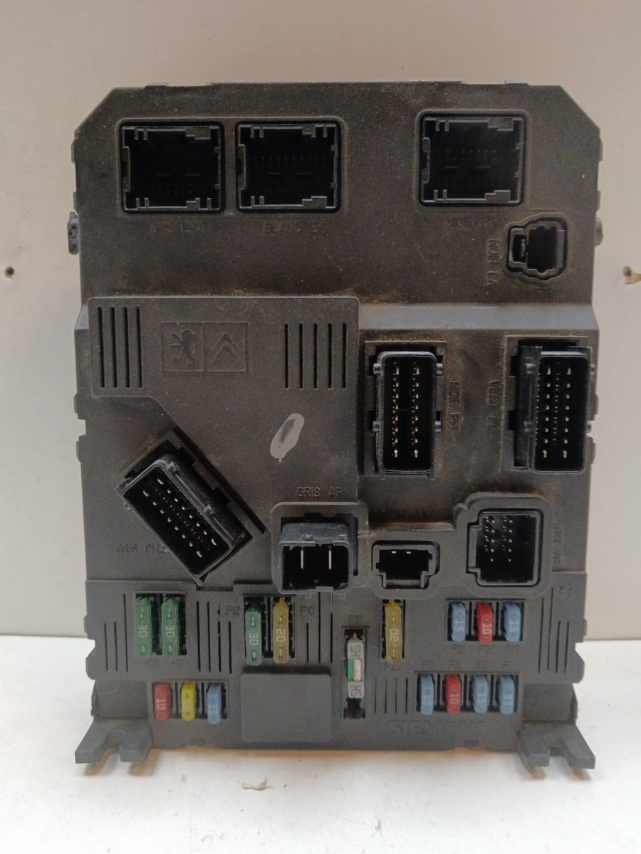 Caja Reles / Fusibles / Modulo Bsi Peugeot 407 2004-2011 SR Confort 1.6L 80kW 3120104700