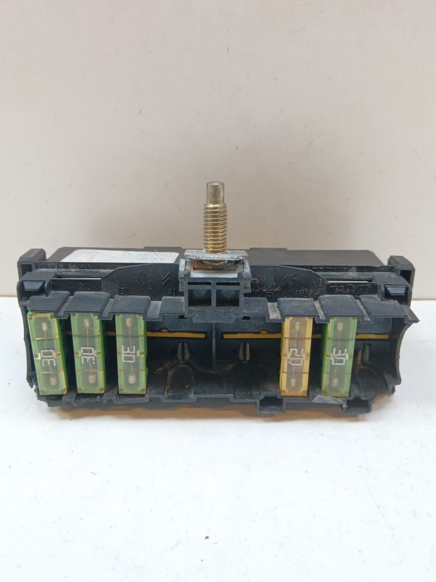 Caja Reles / Fusibles Peugeot 106 (S2) 1996-2004 Max D 1.5L 42kW PBT15GF