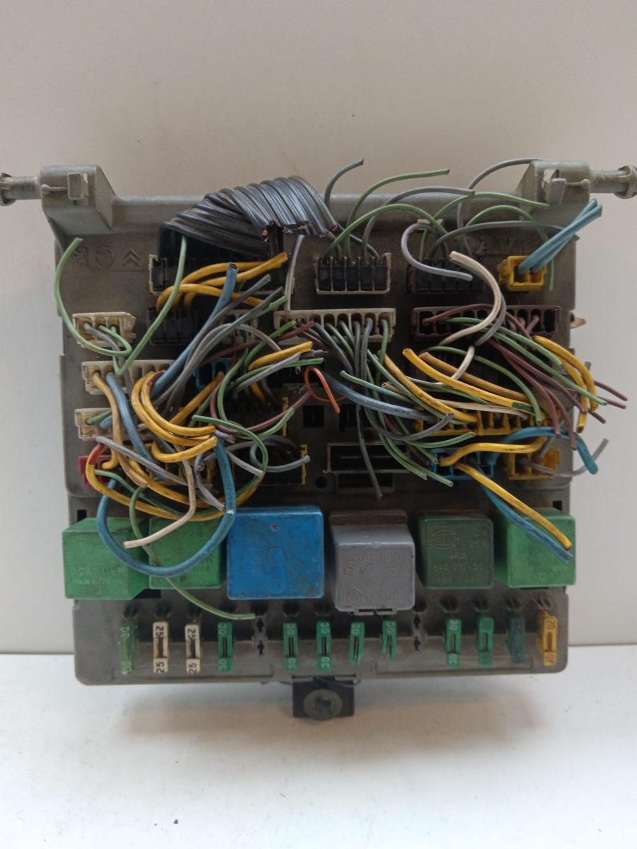 Caja Reles / Fusibles Peugeot 205 Berlina 1983-1998 XAD / XAD Multi 1.8L 44kW