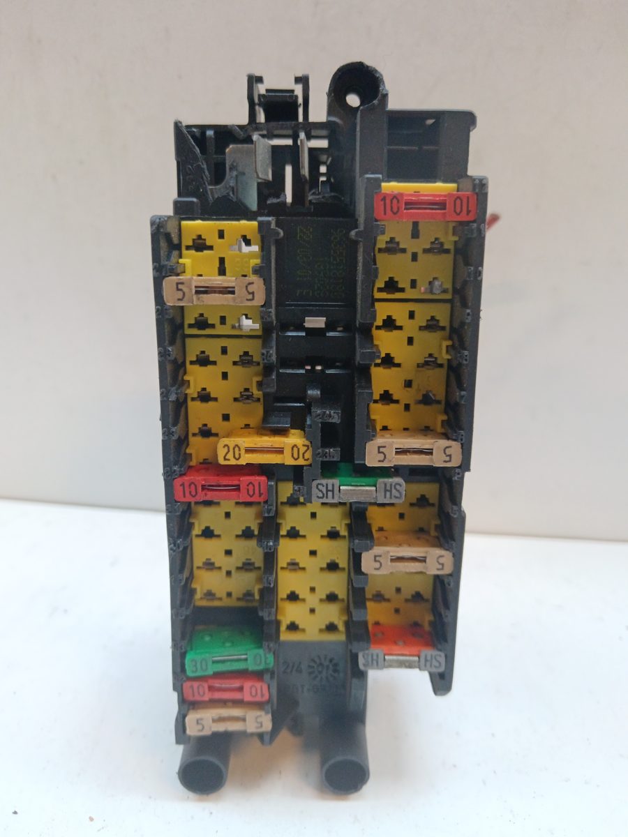 Caja Reles / Fusibles Peugeot 205 Berlina 1983-1998 GENERATION 9635518180