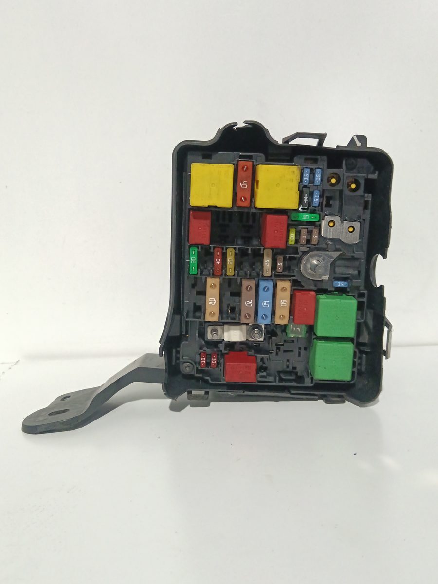 Caja Reles / Fusibles Peugeot 208 2012-2019 Style 1.2L 60kW 453394401