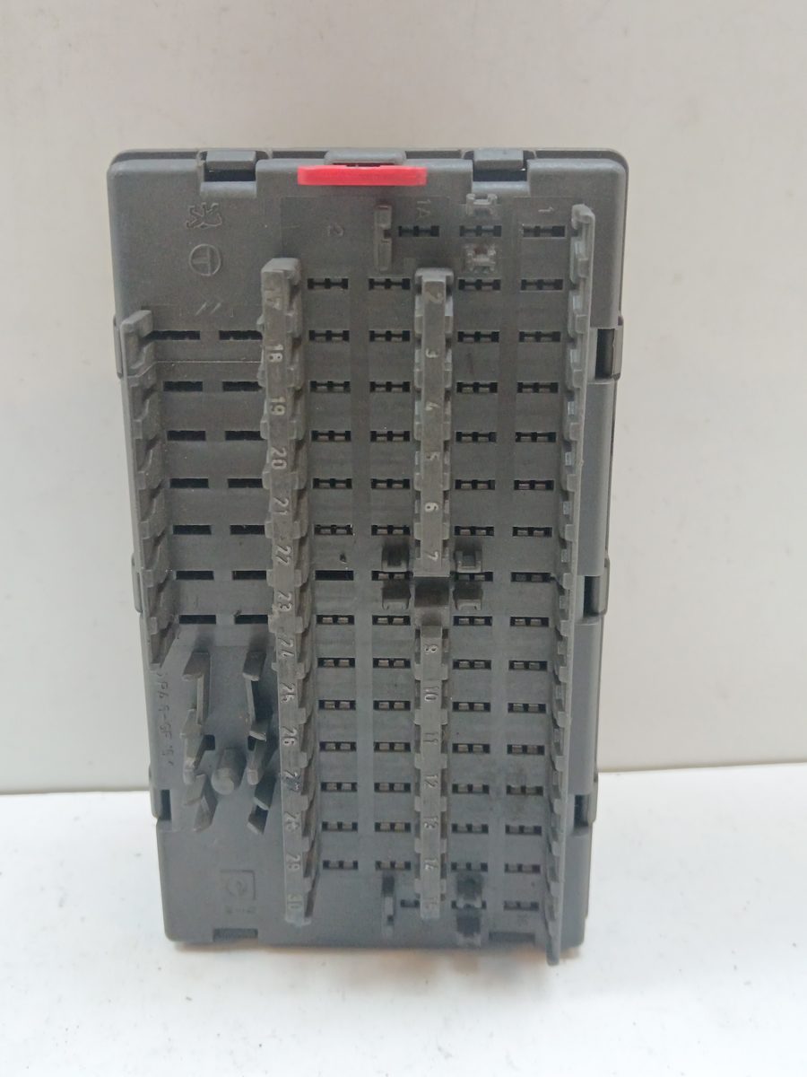 Caja Reles / Fusibles Peugeot 306 Berlina 3/4/5 Puertas (S2) 1997-2003 9458962580