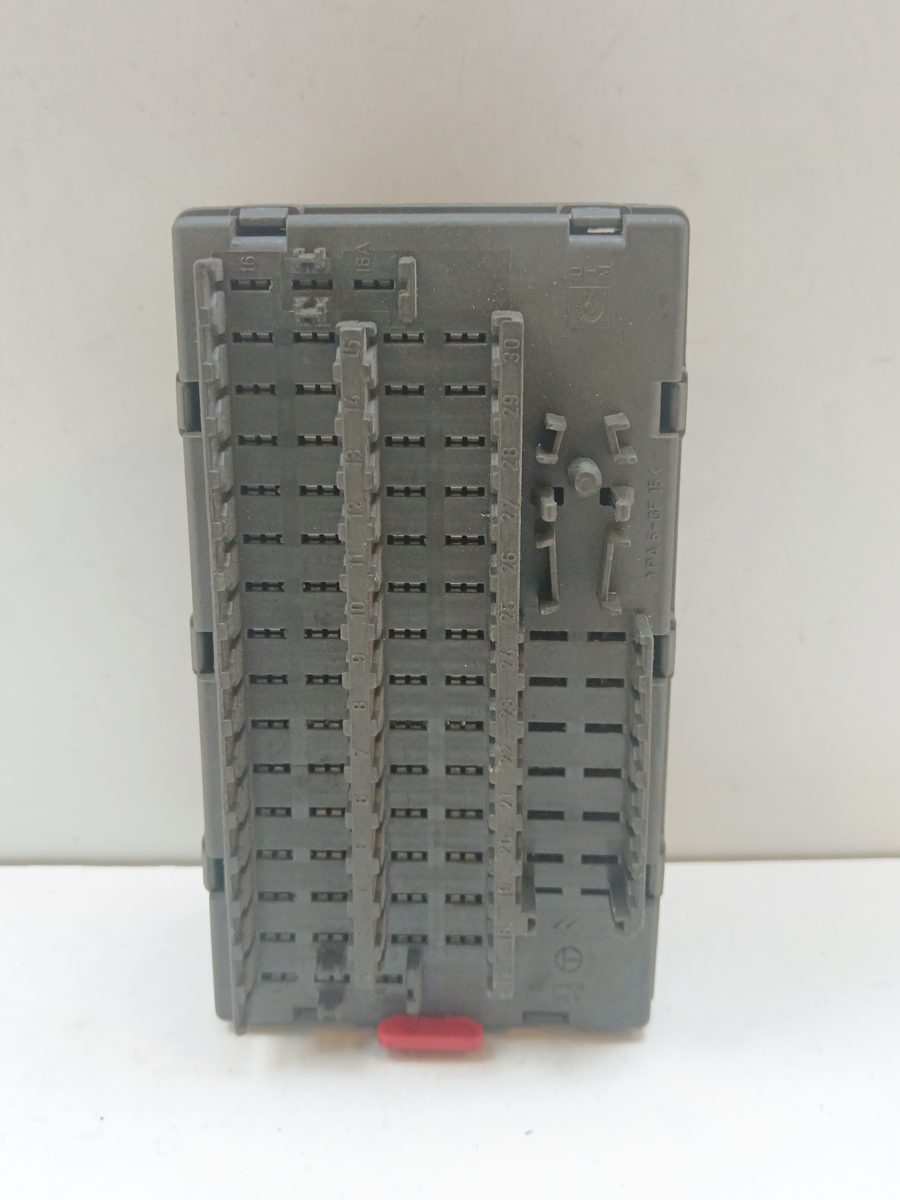 Caja Reles / Fusibles Peugeot 306 Berlina 4 Puertas (S1) 1994-1997 Style D 9450535338015A3
