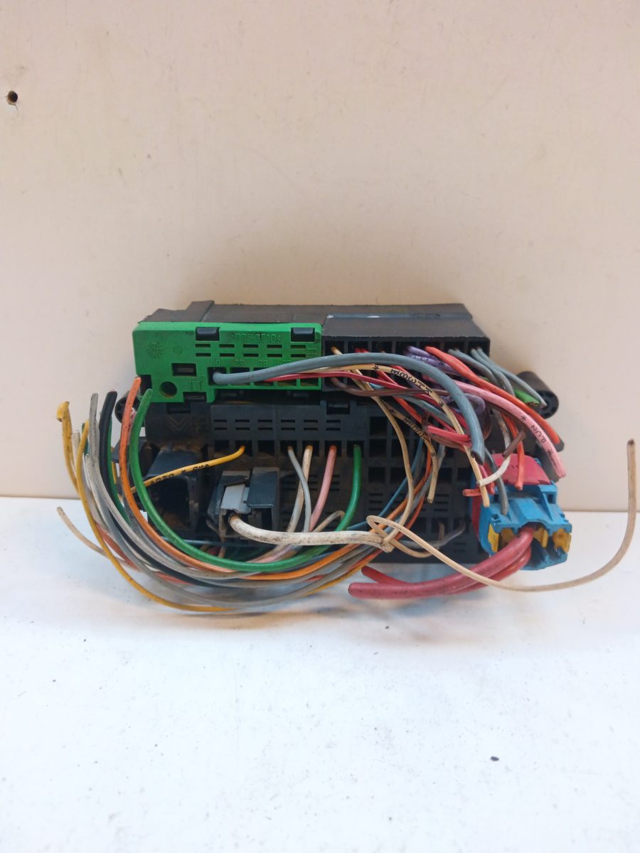 Caja Reles / Fusibles Peugeot 306 Berlina 4 Puertas (S1) 1994-1997 Style D 9635518180