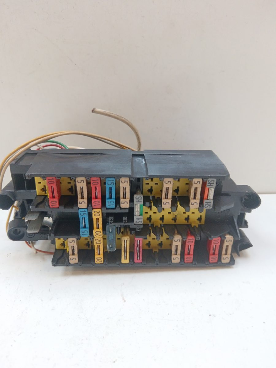 Caja Reles / Fusibles Peugeot 406 Berlina (S1/S2) 1995-2005 SVDT 2.0L 80kW 9635518180