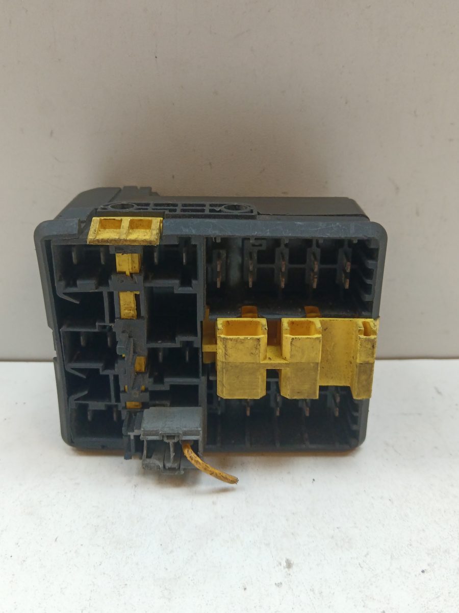 Caja Reles / Fusibles Renault Scenic (JA..) 1999-2003 1.9 dCi Authentique PA66B2013
