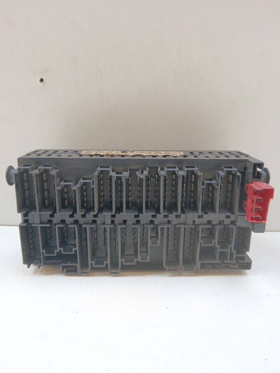 Caja Reles / Fusibles SEAT Ibiza (6J5) 2008-2015 Ecomotive 1.4L 59kW 357937039