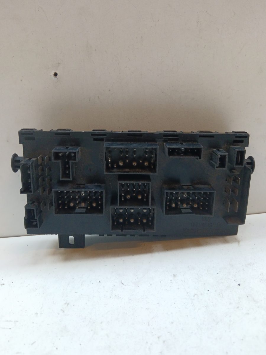 Caja Reles / Fusibles Volkswagen Jetta (1K2) 2005-2010 Advance 1.9L 77kW 171941813D