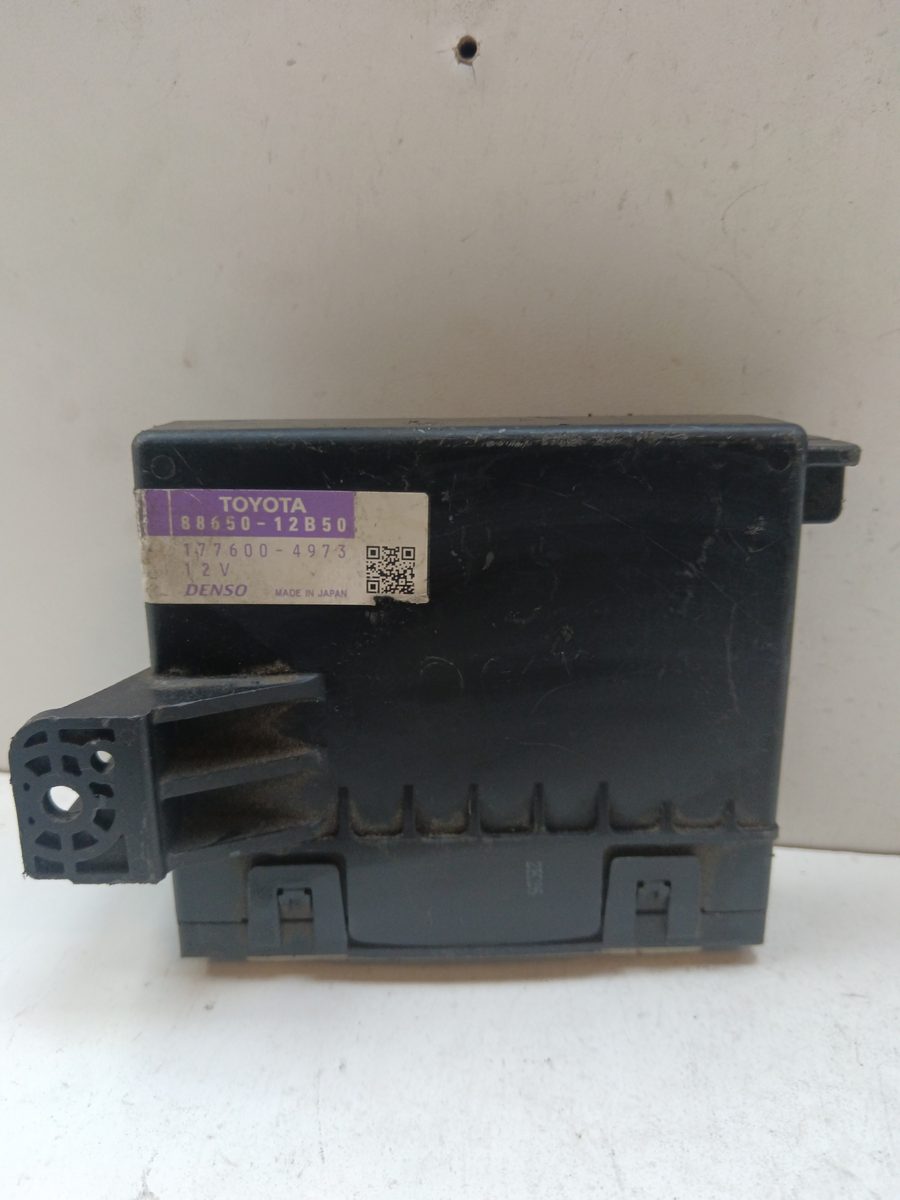 Centralita Aire Acondicionado Toyota Corolla (E15) 2006-2011 Luna 2.0L 93kW 8865012B50