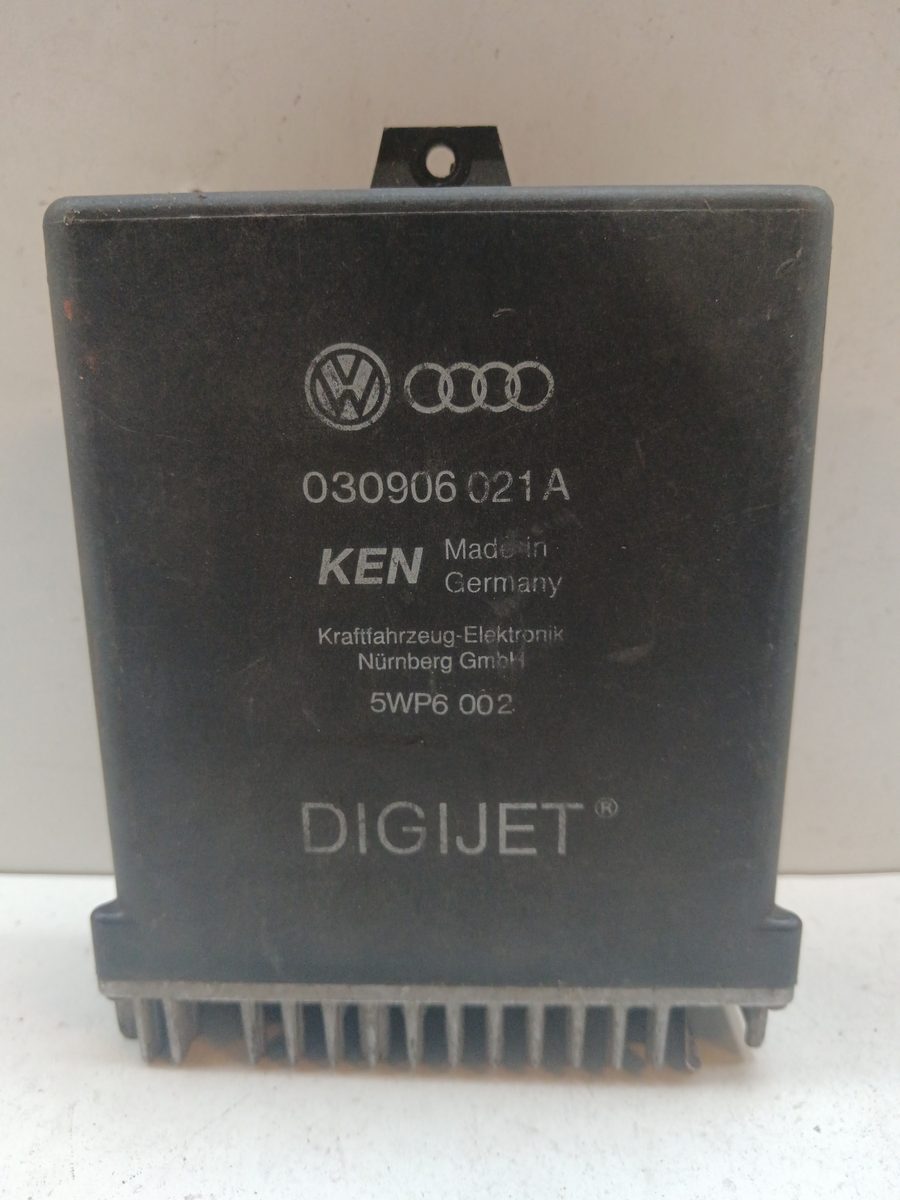 Centralita Motor Uce Volkswagen Golf Ii (191/193) 1983-Actualidad Básico / C 030906021A