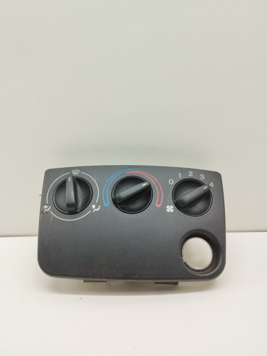 Comandos De Calefacción Ford Fiesta Berlina (DX) 1999-2002 1.4 16V CAT XS6H180451