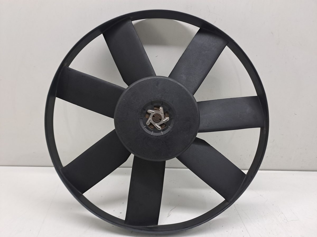Electroventilador Volkswagen Polo Berlina (6N1) 1994-1999 1,4 1.4L 44kW 0130107282